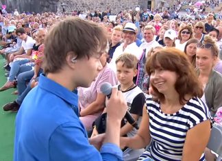 Alexander Rybak med egen hyllest til mor på festningen i Halden.