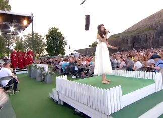 Hør Angelina (11) synge den kjente Elvislåten Its now or never!