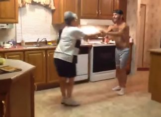 Sønnen tar tak i moren når god-låten spilles på radioen. Nå har hundretusener sett de danse!